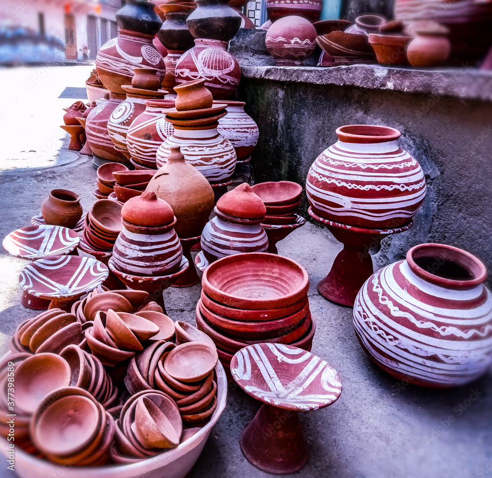 pots in the market