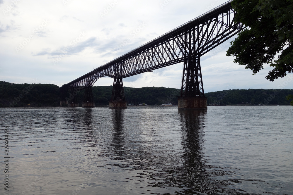 Naklejka premium A view of the Poughkeepsie Railroad Bridge, also known as Walkway over the Hudson.