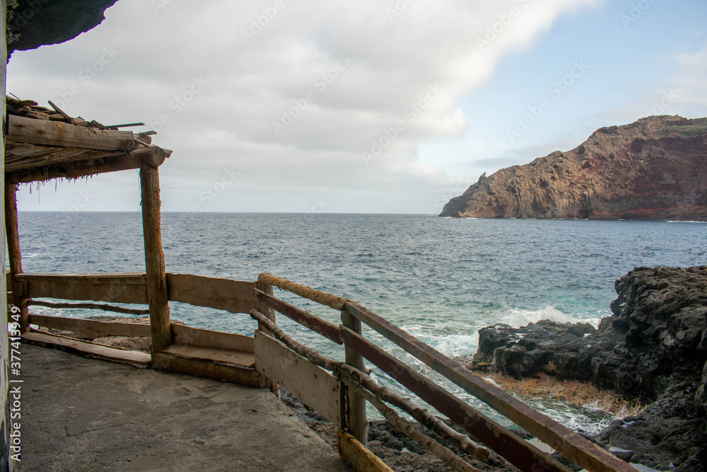 Fototapeta premium Embarcadero de Talavera en el municipio de Barlovento, isla de La Palma, Canarias| Talavera jetty in the municipality of Barlovento, island of La Palma, Canary Islands