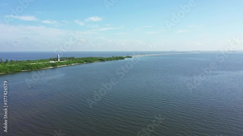 Wallpaper Mural Aerial video I275 highway over Tampa Bay Florida USA 4k Torontodigital.ca