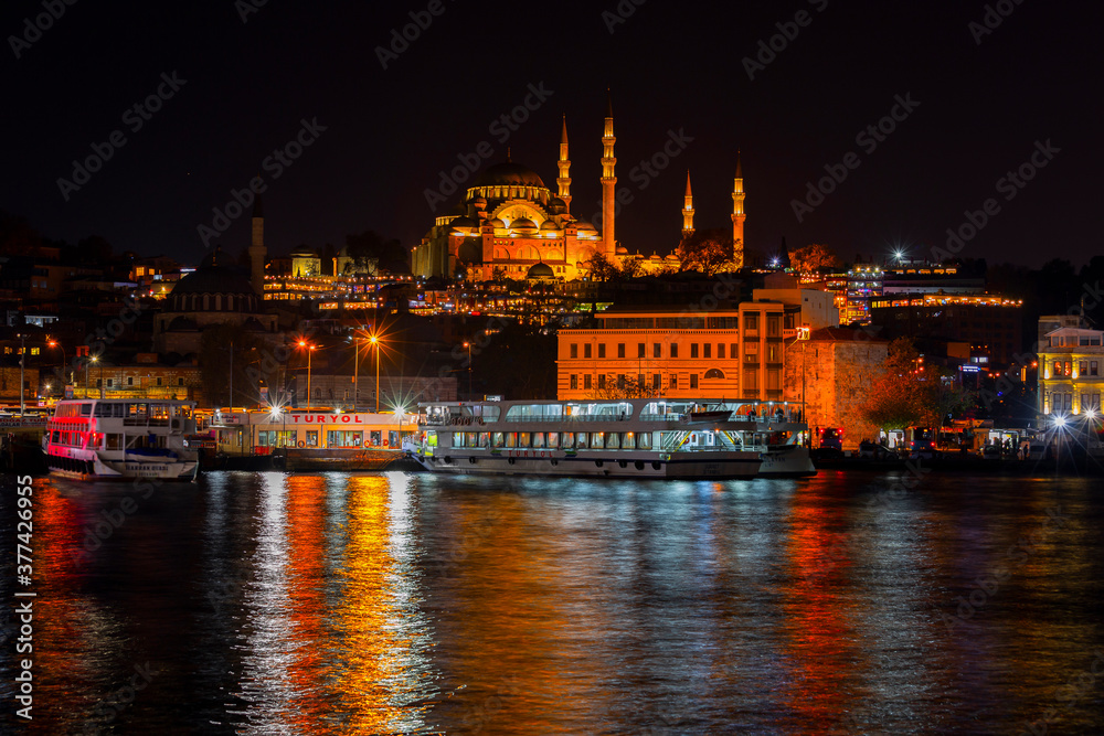 Magnificent view of the Süleymaniye Mosque in the evening. Süleymaniye Mosque. Istanbul.