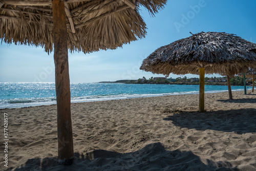 Fototapeta Naklejka Na Ścianę i Meble -  Playa de Rancho Luna en Cuba