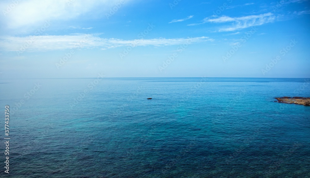 Fototapeta premium rock in the ocean