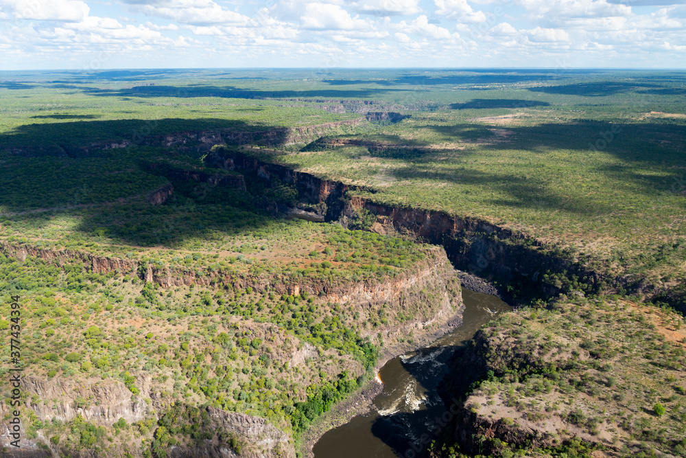 Φωτογραφία Aerial view of Zambezi River in the border of Zimbabwe and Zambia