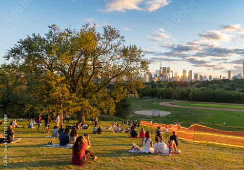 Fototapeta Naklejka Na Ścianę i Meble -  Riverdale park - TORONTO