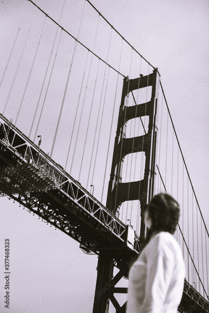 Obraz premium Looking Golden B&W