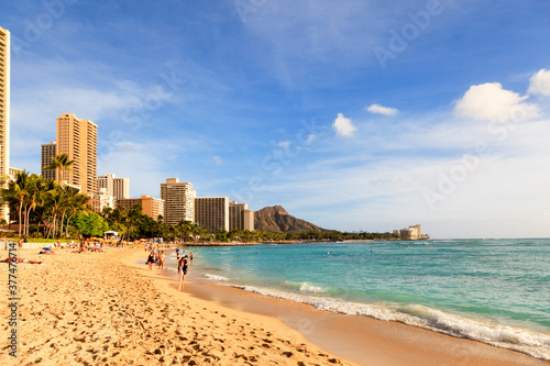 Honolulu, Hawaii, U.S.A. - Waikiki Beach and Diamond Head   © vacant