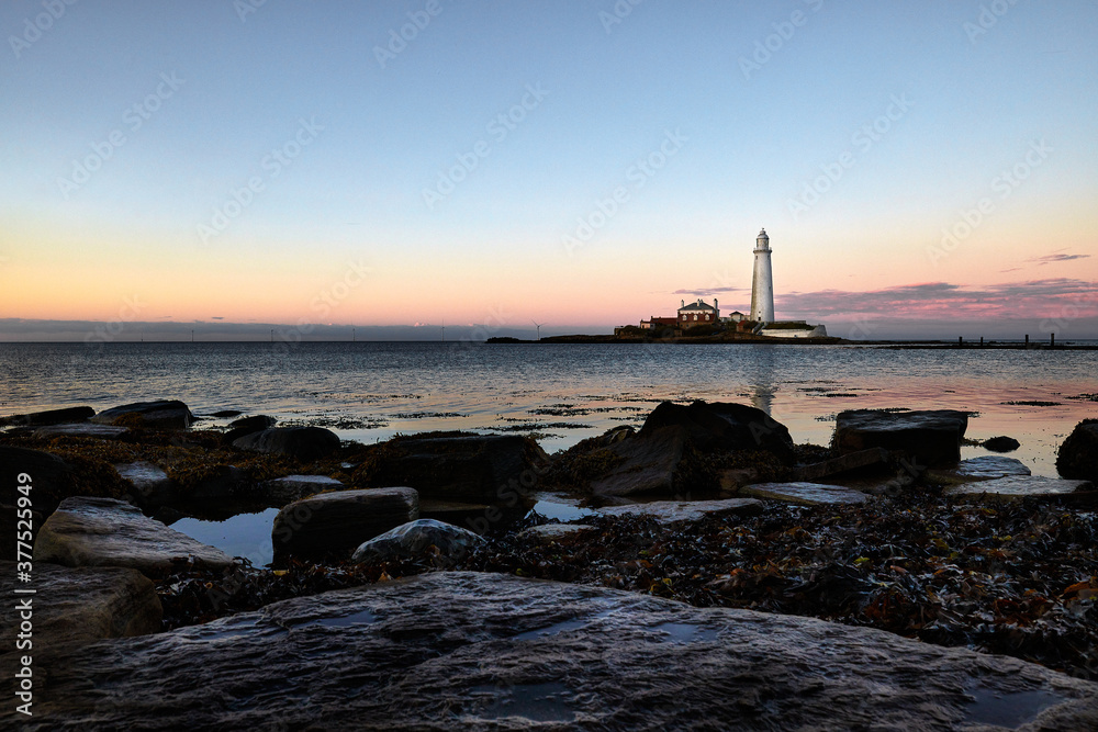 Fototapeta premium St Mary's Lighthouse, Whitley Bay, North East Coast of England at Sunset 