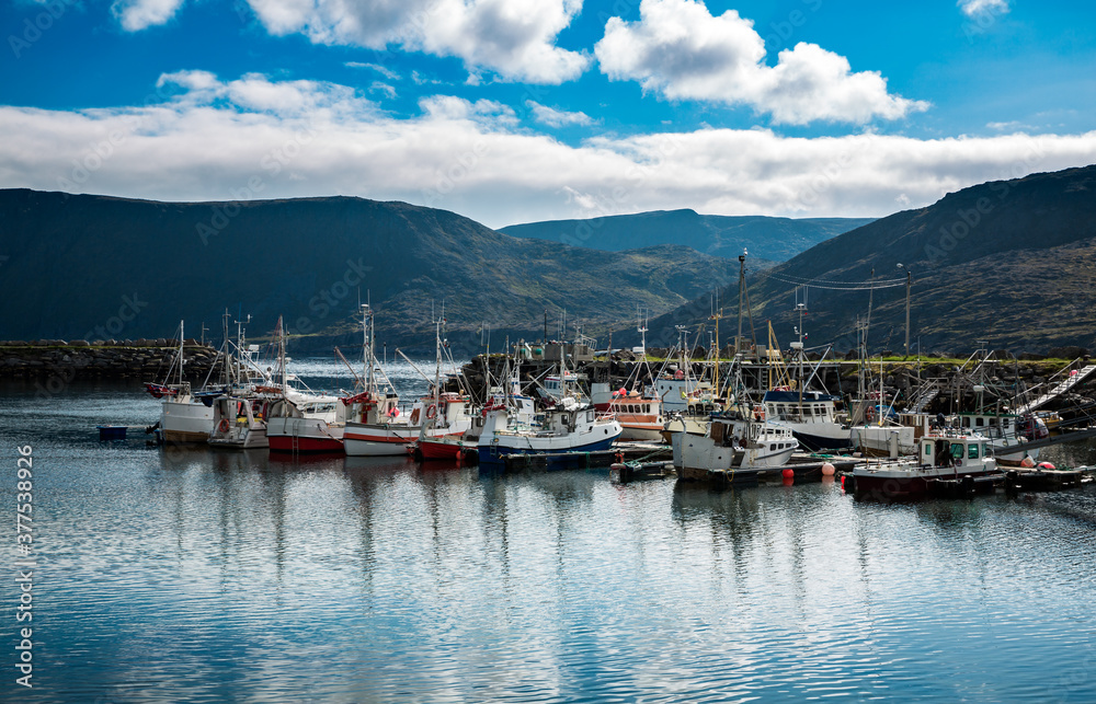 Pier fishing vessels