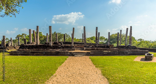 Фотография A view of a large ancient stupa ruin in the Medirigiriya Vatadage in Sri Lanka