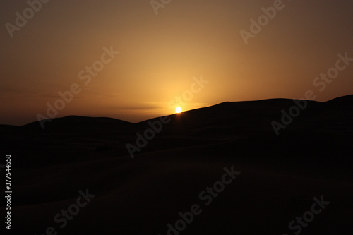 砂漠の夜明け © S