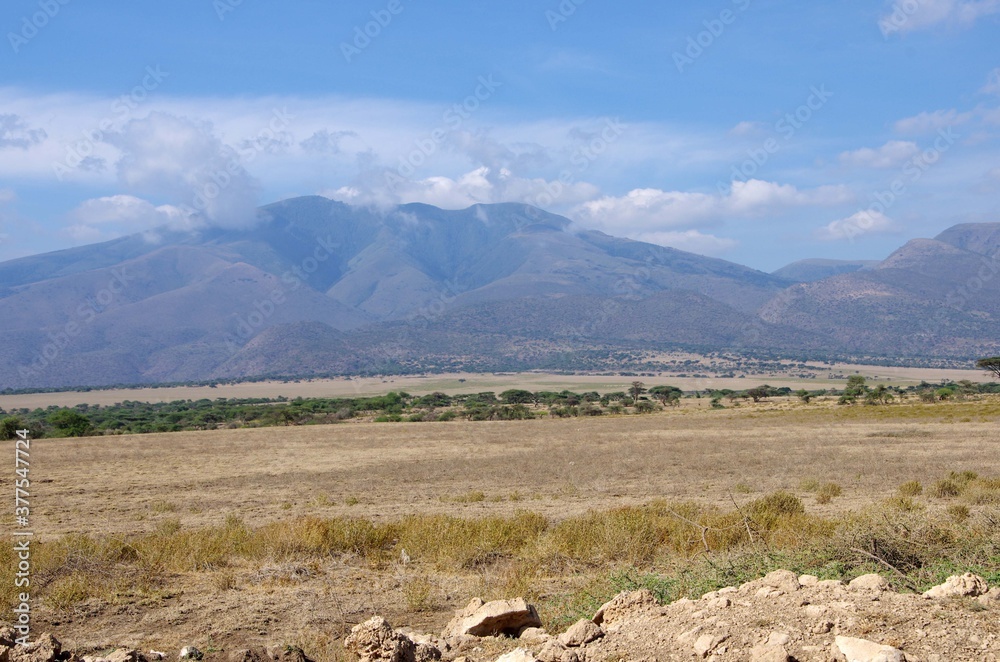 Φωτογραφία The Ngorongoro crater view from the Serengeti park in Tanzania