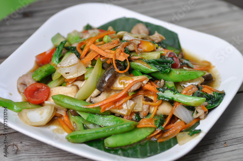 stir fried vegetable with pork, vegetable salad