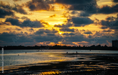 Wallpaper Mural Golden clouds Torontodigital.ca