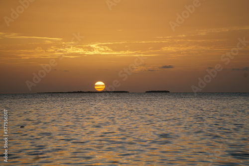 Wallpaper Mural sunset over the sea Torontodigital.ca