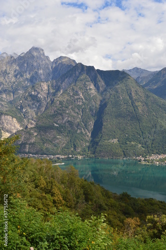 Fototapeta Naklejka Na Ścianę i Meble -  The beautiful landscape around the mountains of Lake Como in Lombardy in Northern Italy