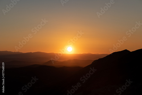 Lever du soleil au sommet de la Sainte-Victoire