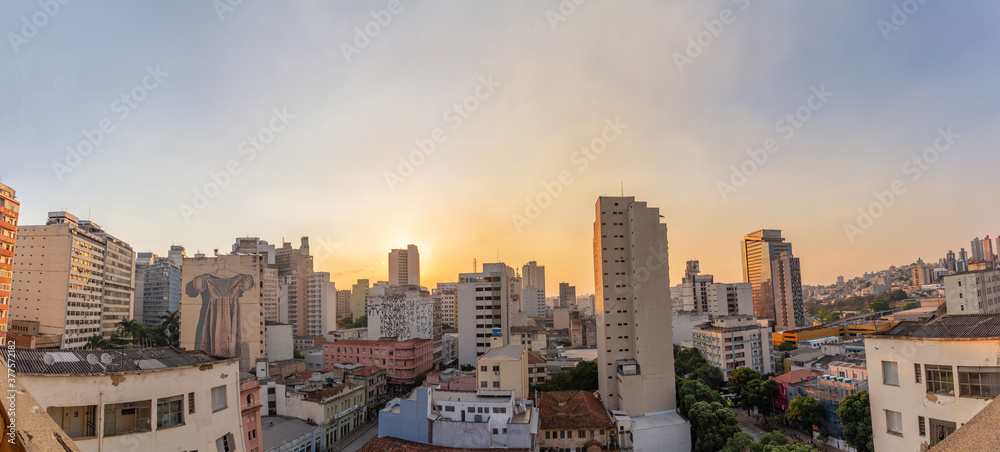 Obraz premium Belo Horizonte downtonw skyline at sunset