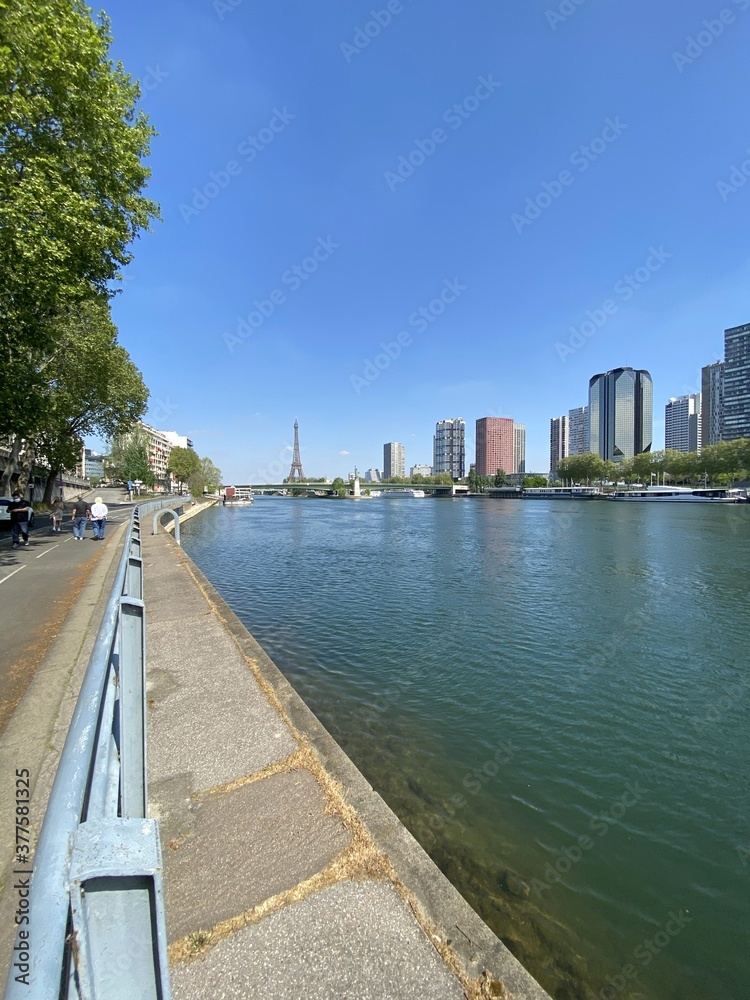 Quai de Seine à Paris