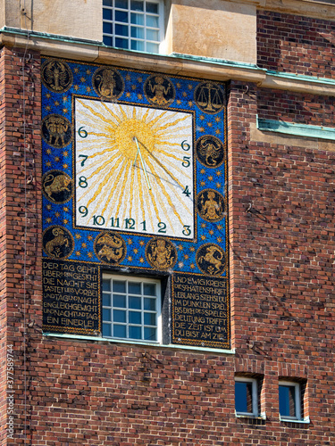 Darmstadt, Mathildenhöhe , Sonnenuhr am Hochzeitsturm