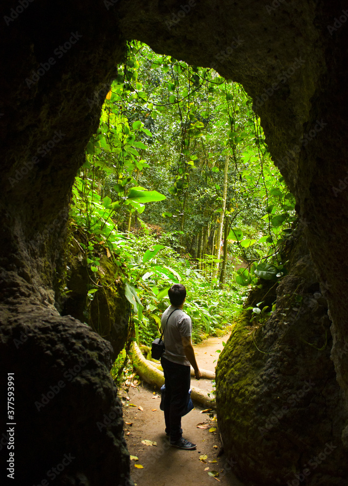 Caverna