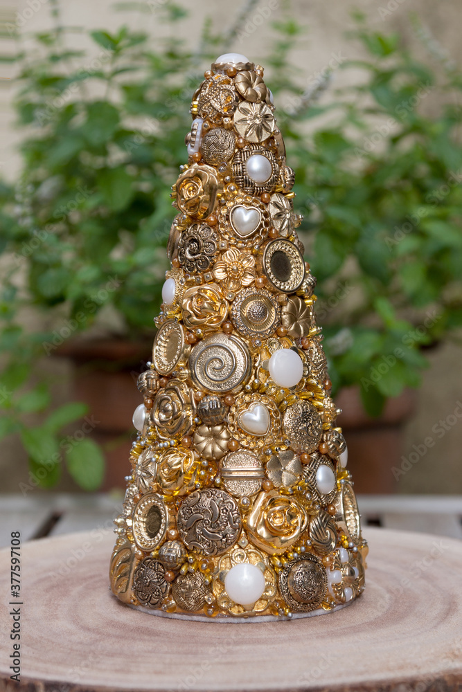 gold christmas tree