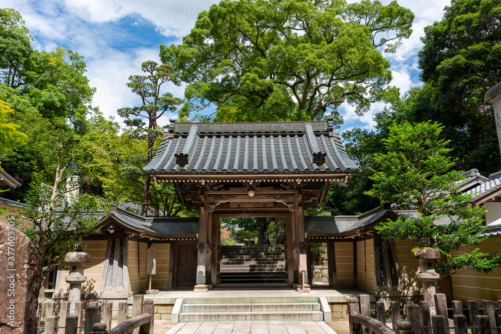 Main gate of Kiyoshikojin-Seichoji temple in Takarazuka city, Hyogo, Japan Main gate of Kiyoshikojin-Seichoji temple in Takarazuka city, Hyogo, Japan