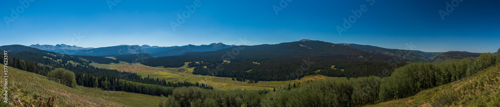 Panorama of the Colorado mountains in the morning with clear skies