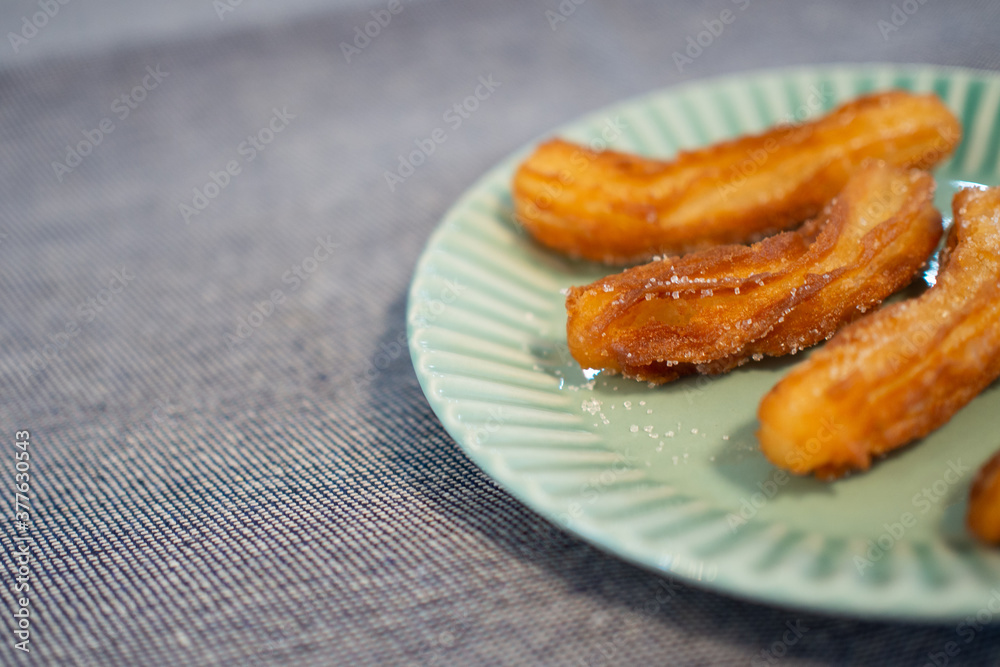 ホームメイドのチュロス