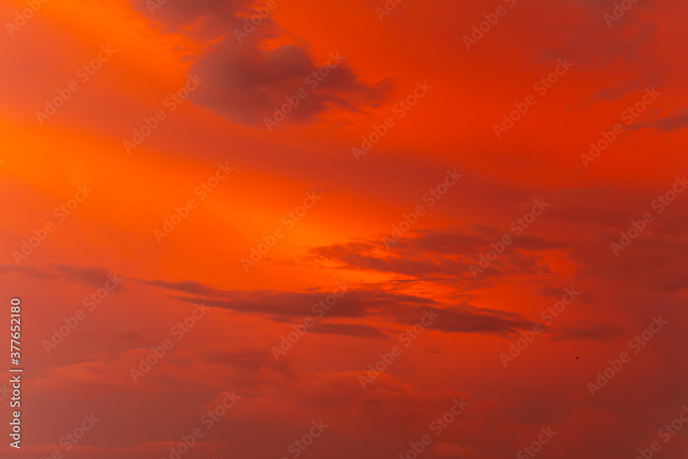 Obraz premium dramatic cloud at sunset