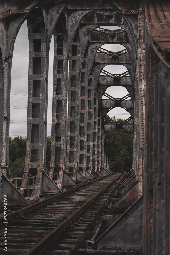 Naklejka premium Abandoned Bridge