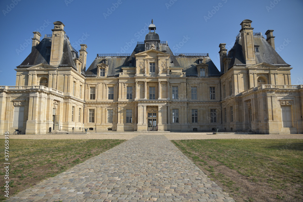 Façade du château de Maisons, France