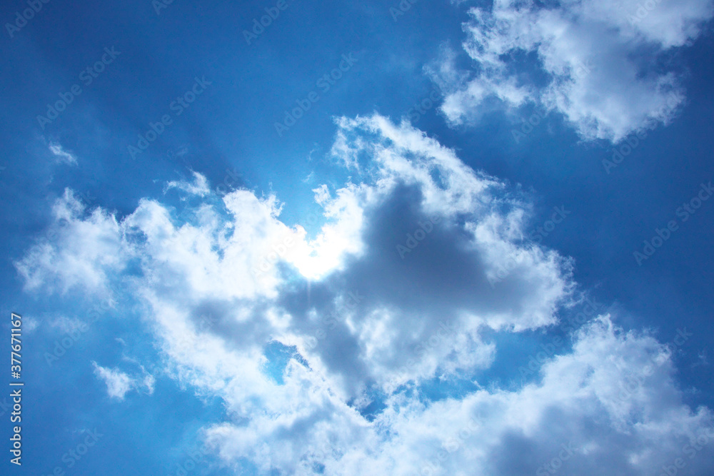 Obraz premium 太陽と雲