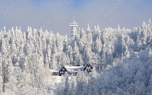 Aussichtsturm auf dem Schauinsland im Winter