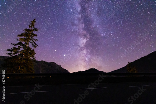 Nachthimmel in den Alpen mit Milchstraße photo
