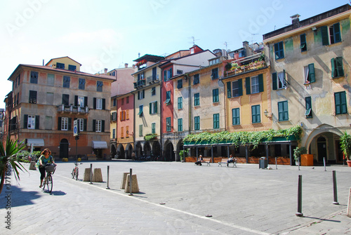 Una piazza del centro storico di Chiavari.