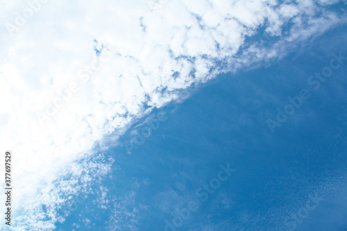 青空と雲 © image360