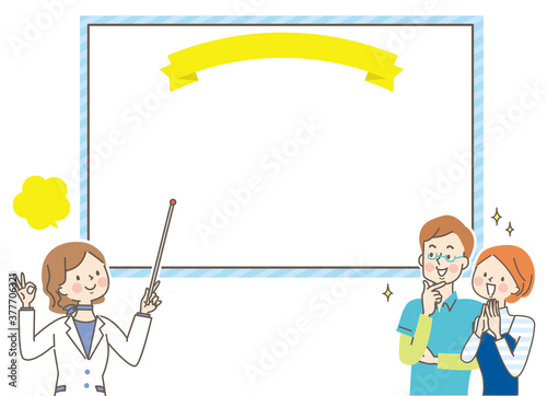 説明する女性と喜ぶ若いカップル