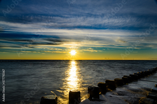 Sonnenuntergang an Strand an der Ostsee