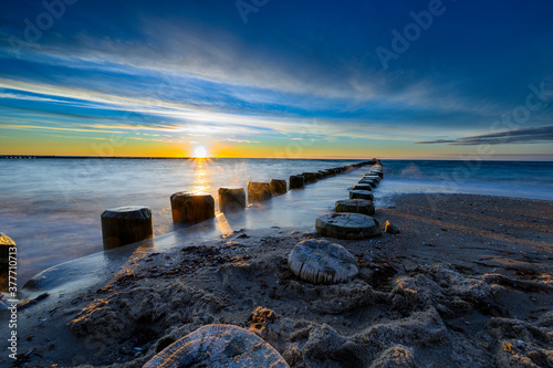 Sonnenuntergang an Strand an der Ostsee