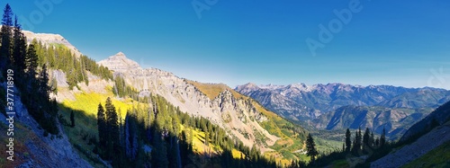 Tableau sur toile Timpanogos hiking trail landscape views in Uinta Wasatch Cache National Forest, around Utah Lake, in the Rocky Mountains in fall