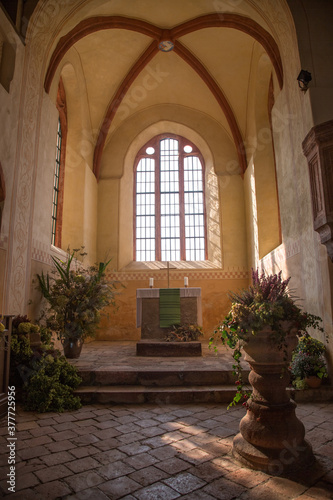 Das Innere einer kleinen Kapelle in Kloster Buch in Sachsen 