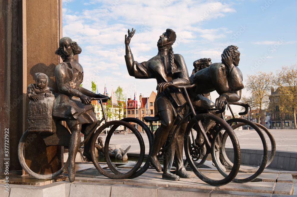 Fototapeta premium Statues at T’Zand Square, Bruges, Belgium.