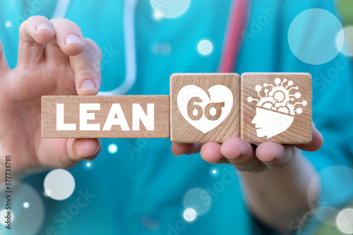 Obraz na płótnie Lean Manufacturing Medical Pharmaceutics Concept