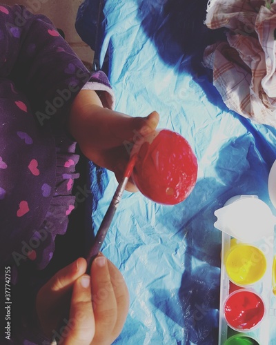 pintando huevos de pascua