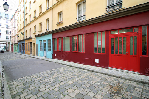 Paris - Cour colorée photo