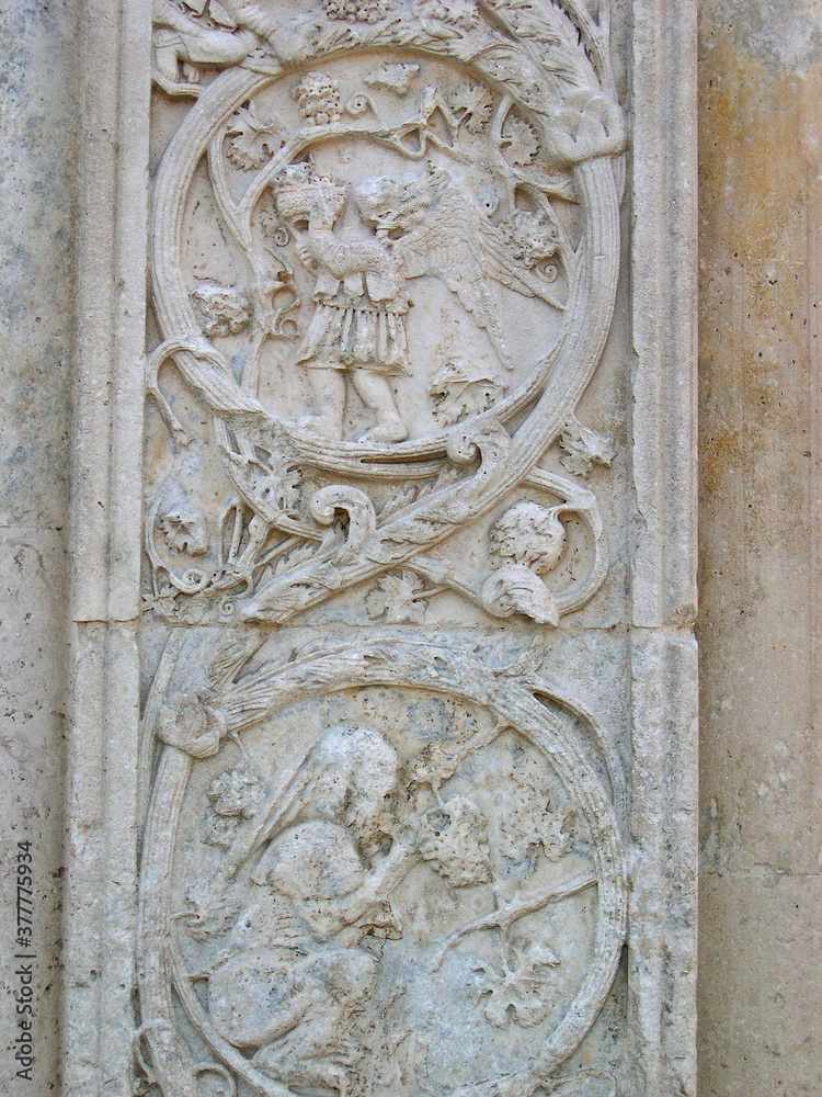 Φωτογραφία Italy, Marche, wall decoration of Fermo Cathedral on the wide plane of Girfalco