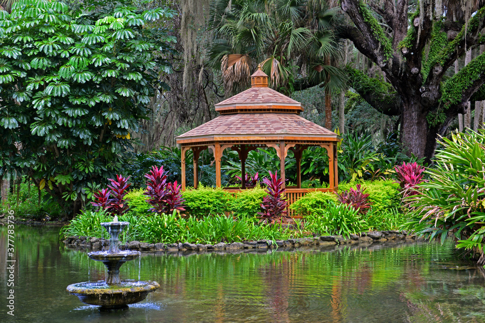 Beautiful Washington Oaks Gardens State Park Gazebo with Water, Fountain, and Gardens. Old Oak Trees with Spanish Moss, Florida Landscapes, Garden