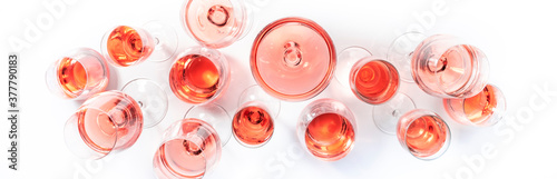 Foto Rose wine glasses on wine tasting