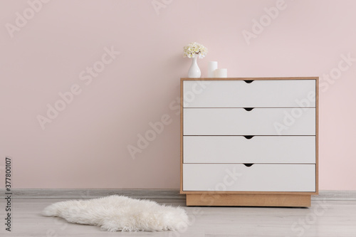 Modern chest of drawers wit...